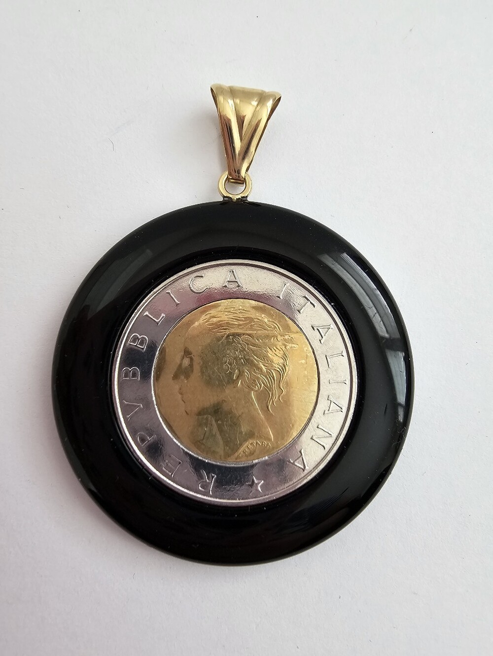 Vintage Milor Italy 14K Gold Black Glass Donut 500 Lire Coin Pendant​